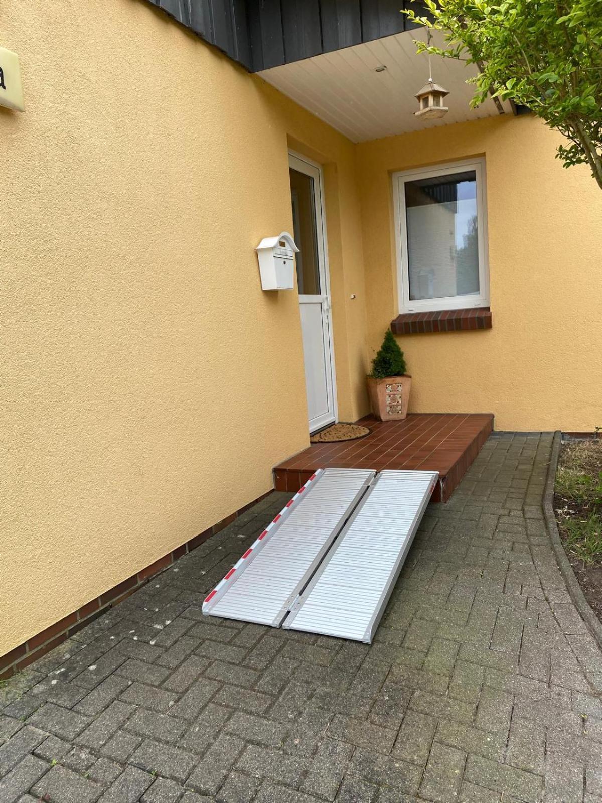 Komfortables Einzelhaus Mit Garten Halstenbek Exterior foto